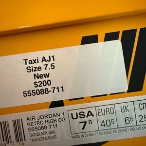 Nike Air Jordan 1 Retro High OG in Yellow and Black